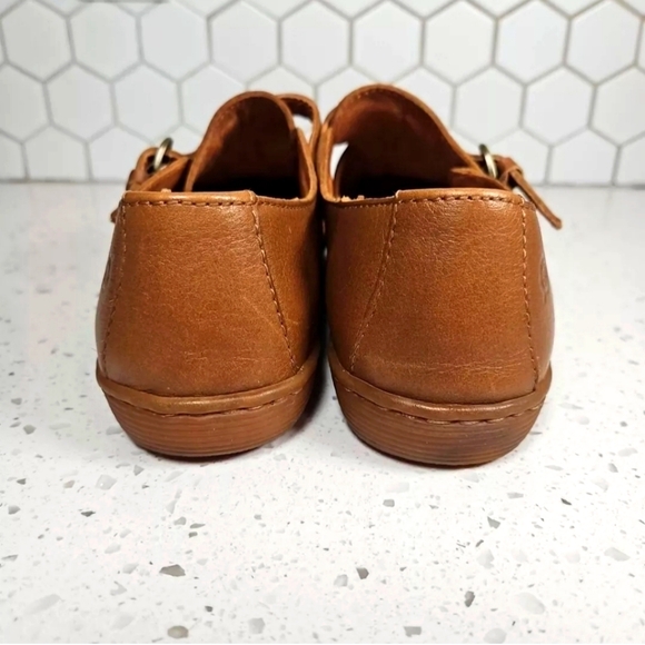 BORN Brown Leather Fisherman Style Mules Women's 8.5 M - Picture 9 of 10